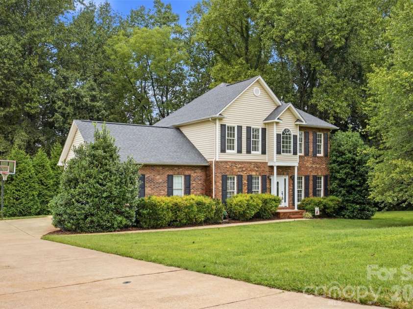 2591 Chandy Street, Newton, NC 28658.  MLS# CAR4426319, YatesRealty ID 53274. 
