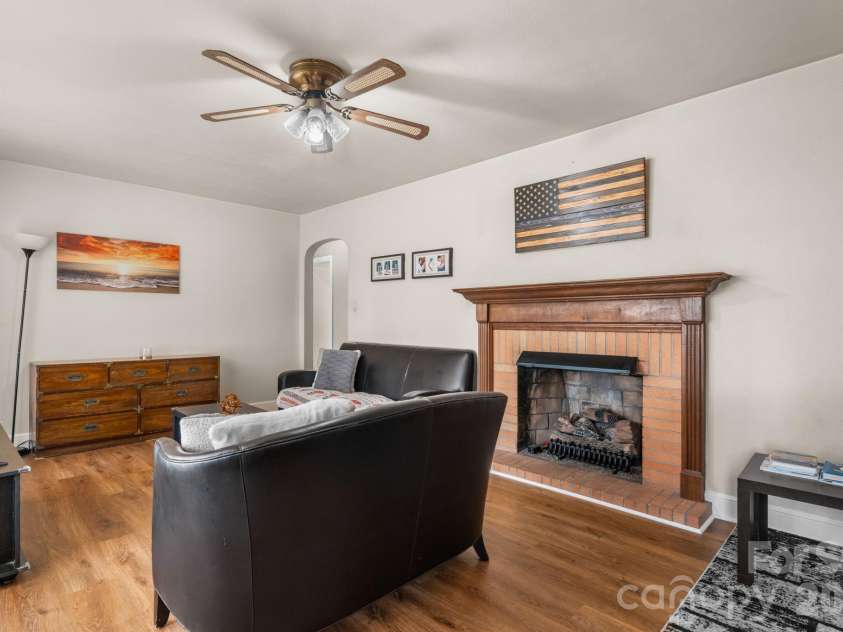 1723 31st Street, Hickory, NC 28601.  MLS# CAR4426624, YatesRealty ID 53276. 