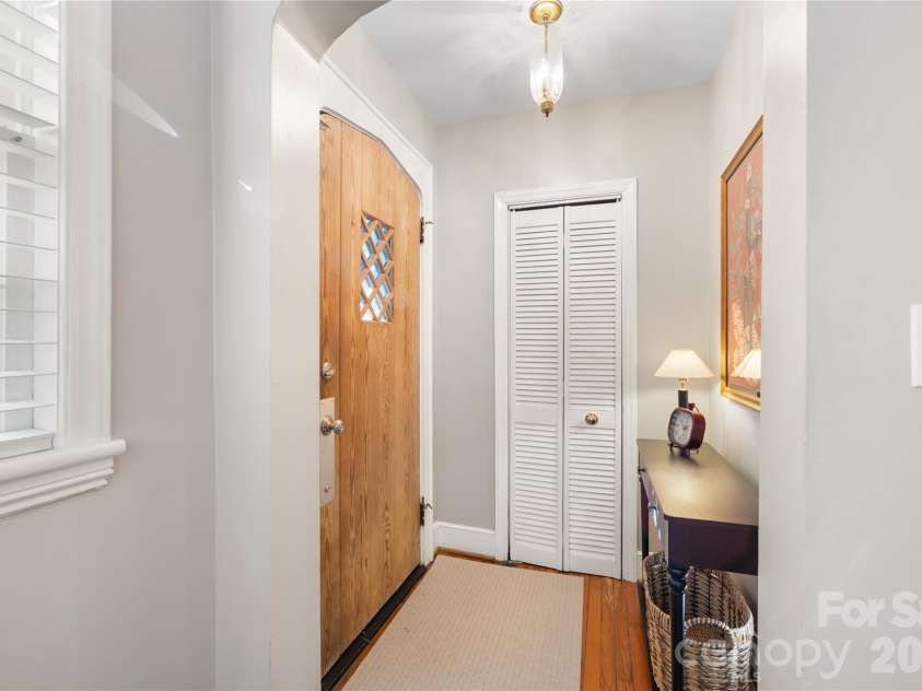 1801 Tippah Avenue, Charlotte, NC 28205.  MLS# CAR4426680, YatesRealty ID 53277. 