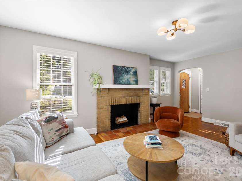 1801 Tippah Avenue, Charlotte, NC 28205.  MLS# CAR4426680, YatesRealty ID 53277. 