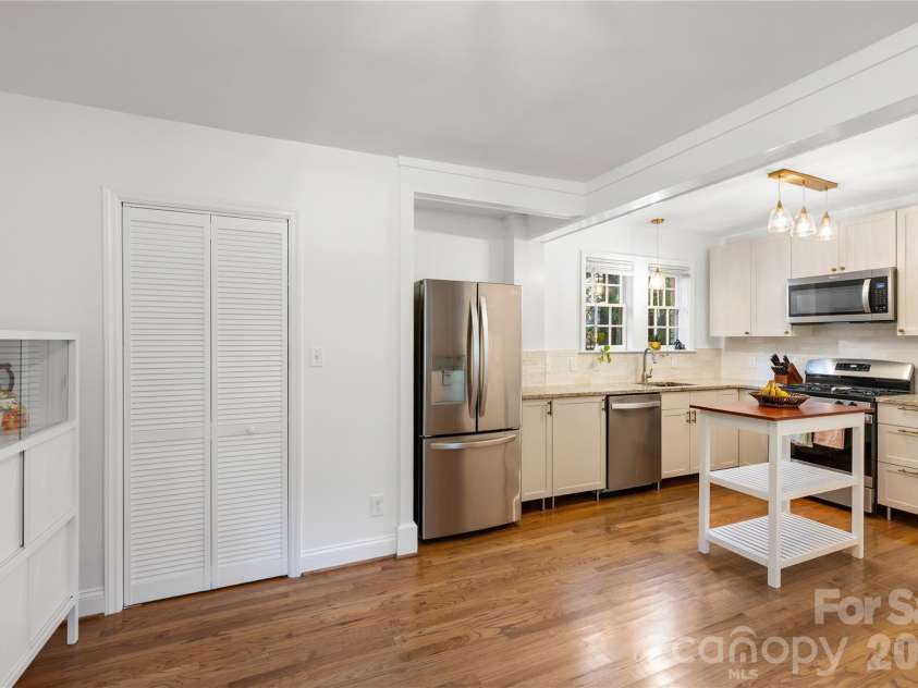 1801 Tippah Avenue, Charlotte, NC 28205.  MLS# CAR4426680, YatesRealty ID 53277. 