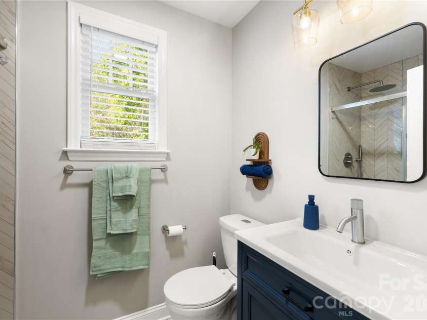 1801 Tippah Avenue, Charlotte, NC 28205.  MLS# CAR4426680, YatesRealty ID 53277. 