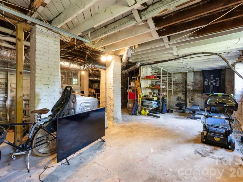 1801 Tippah Avenue, Charlotte, NC 28205.  MLS# CAR4426680, YatesRealty ID 53277. 