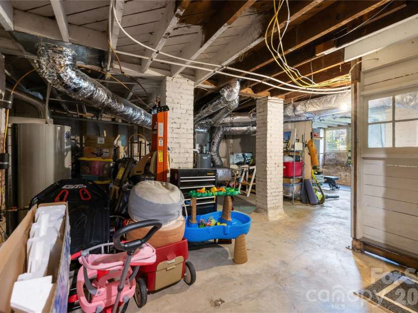 1801 Tippah Avenue, Charlotte, NC 28205.  MLS# CAR4426680, YatesRealty ID 53277. 