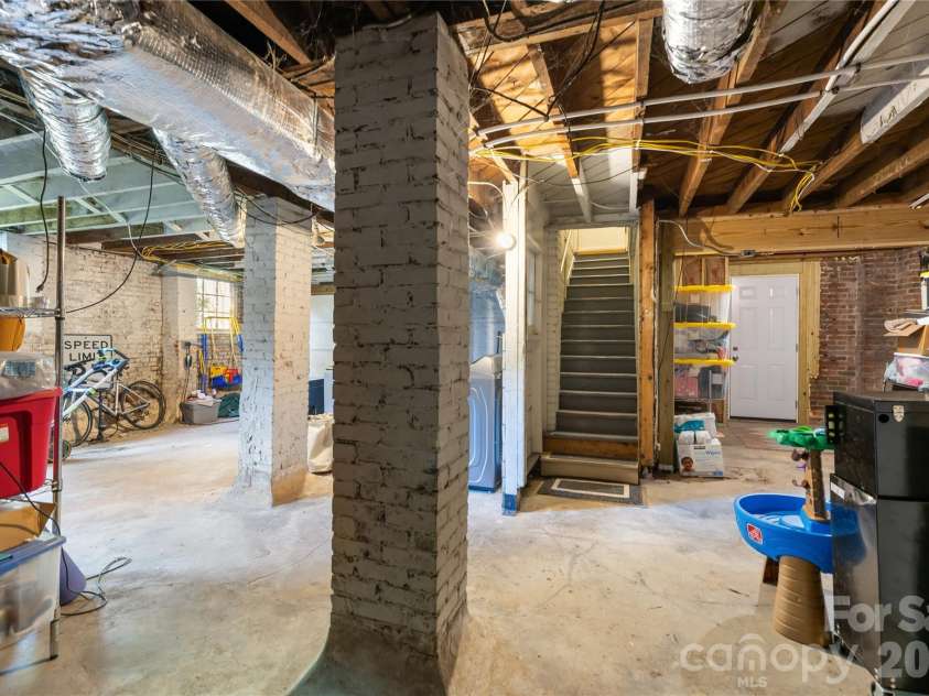1801 Tippah Avenue, Charlotte, NC 28205.  MLS# CAR4426680, YatesRealty ID 53277. 
