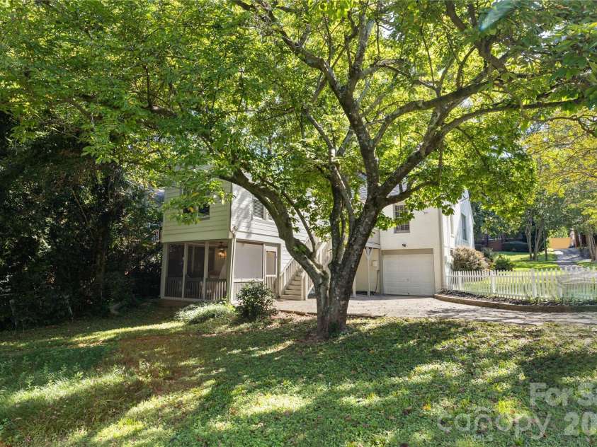 1801 Tippah Avenue, Charlotte, NC 28205.  MLS# CAR4426680, YatesRealty ID 53277. 