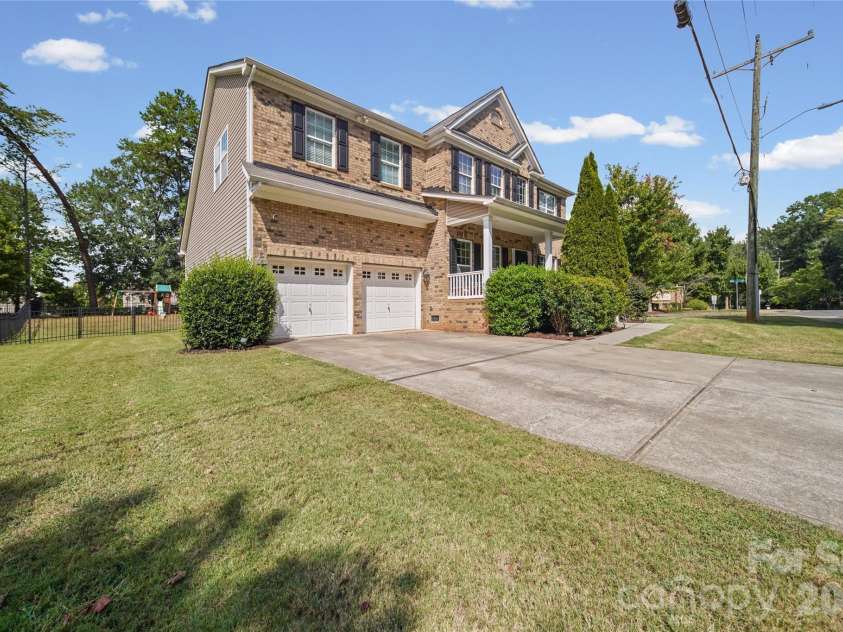 521 Stowe Road, Belmont, NC 28012.  MLS# CAR4426823, YatesRealty ID 53279. 