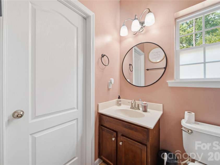 521 Stowe Road, Belmont, NC 28012.  MLS# CAR4426823, YatesRealty ID 53279. 