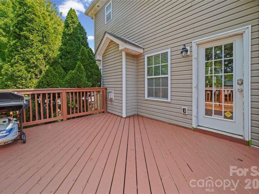 521 Stowe Road, Belmont, NC 28012.  MLS# CAR4426823, YatesRealty ID 53279. 