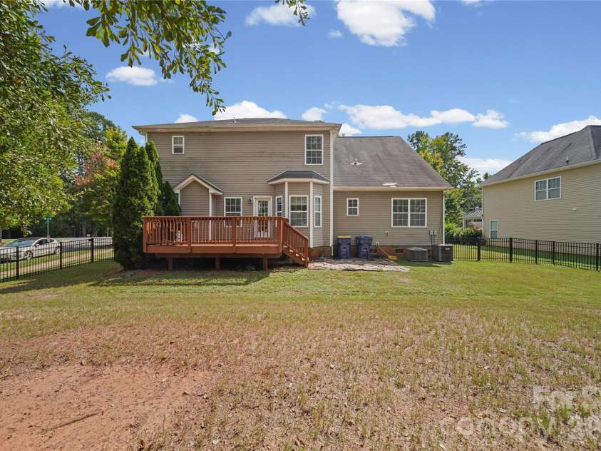 521 Stowe Road, Belmont, NC 28012.  MLS# CAR4426823, YatesRealty ID 53279. 