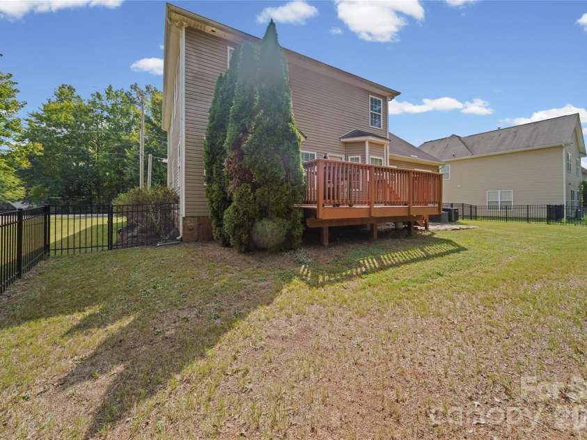 521 Stowe Road, Belmont, NC 28012.  MLS# CAR4426823, YatesRealty ID 53279. 