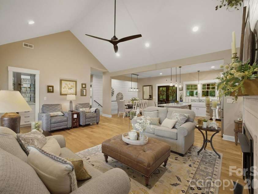 124 Beechmont Drive, Morganton, NC 28655.  MLS# CAR4426147, YatesRealty ID 53280. 