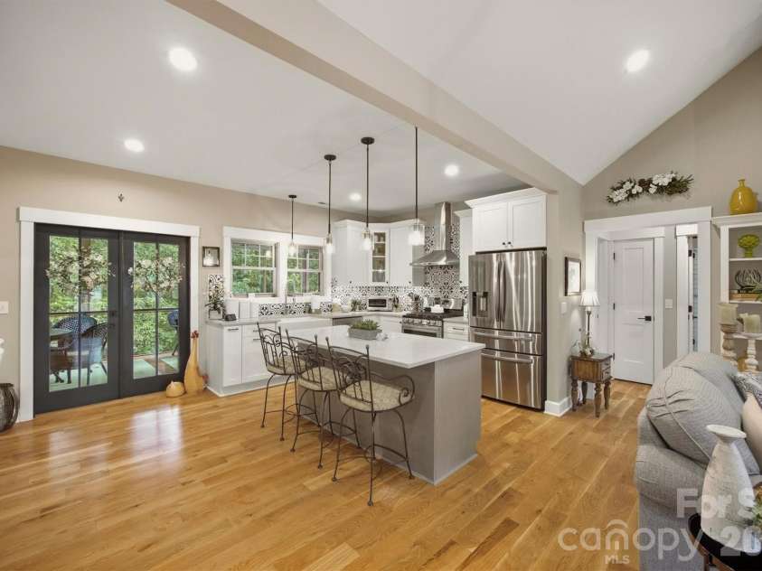 124 Beechmont Drive, Morganton, NC 28655.  MLS# CAR4426147, YatesRealty ID 53280. 