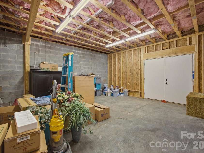 124 Beechmont Drive, Morganton, NC 28655.  MLS# CAR4426147, YatesRealty ID 53280. 
