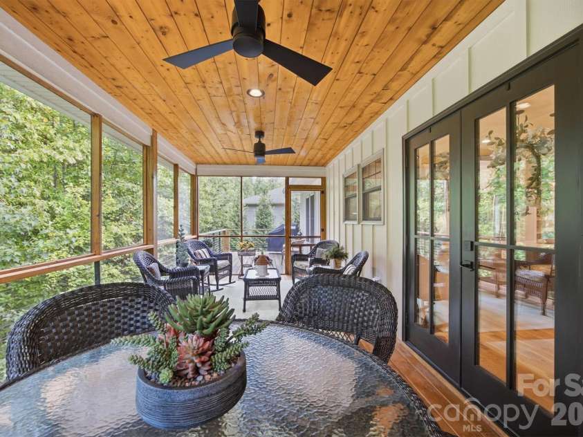 124 Beechmont Drive, Morganton, NC 28655.  MLS# CAR4426147, YatesRealty ID 53280. 