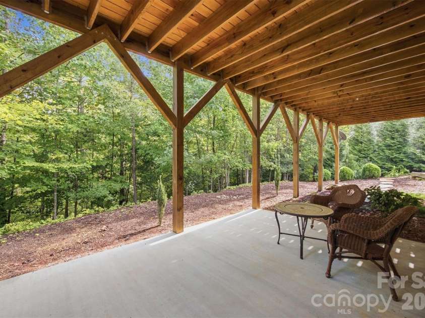 124 Beechmont Drive, Morganton, NC 28655.  MLS# CAR4426147, YatesRealty ID 53280. 