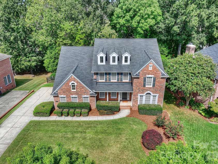 7410 Roseland Avenue, Charlotte, NC 28277.  MLS# CAR4406265, YatesRealty ID 53281. 