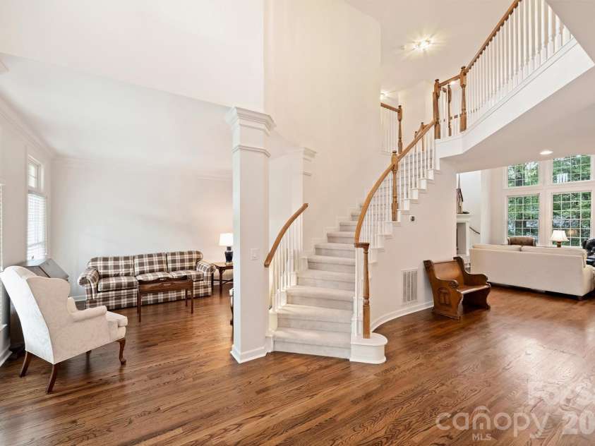 7410 Roseland Avenue, Charlotte, NC 28277.  MLS# CAR4406265, YatesRealty ID 53281. 