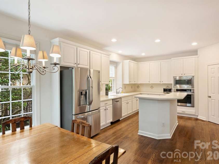 7410 Roseland Avenue, Charlotte, NC 28277.  MLS# CAR4406265, YatesRealty ID 53281. 
