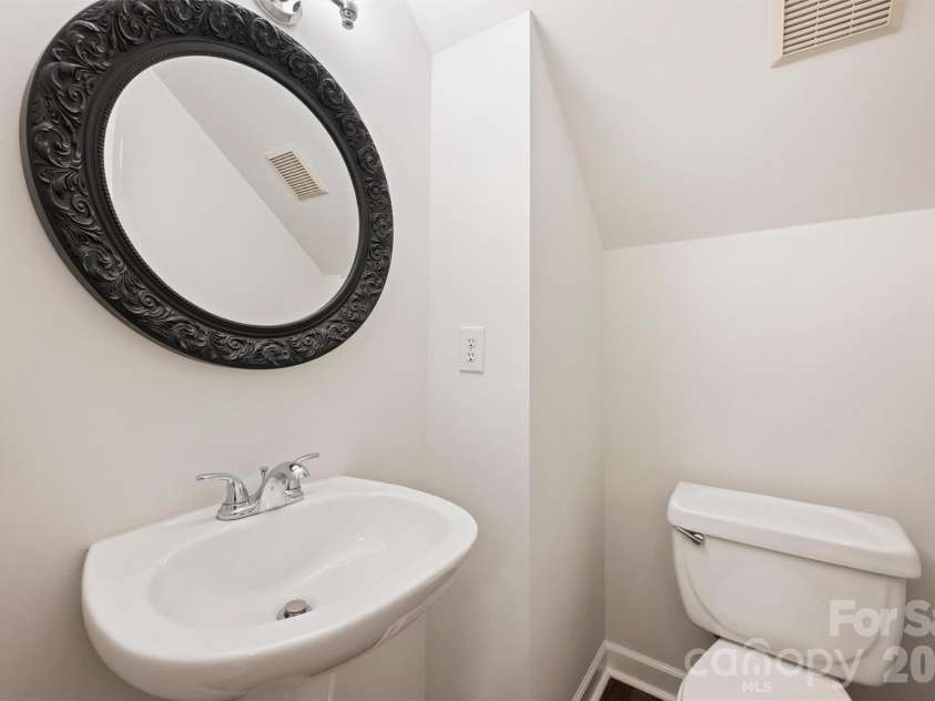 7410 Roseland Avenue, Charlotte, NC 28277.  MLS# CAR4406265, YatesRealty ID 53281. 
