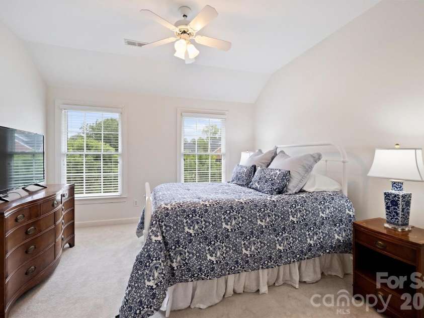 7410 Roseland Avenue, Charlotte, NC 28277.  MLS# CAR4406265, YatesRealty ID 53281. 
