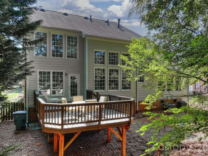 7410 Roseland Avenue, Charlotte, NC 28277.  MLS# CAR4406265, YatesRealty ID 53281. 