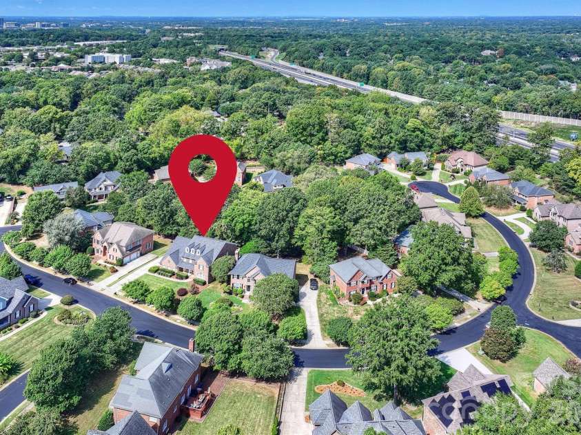 7410 Roseland Avenue, Charlotte, NC 28277.  MLS# CAR4406265, YatesRealty ID 53281. 