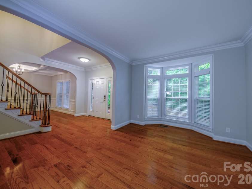 2420 Runnymede Lane, Charlotte, NC 28209.  MLS# CAR4428826, YatesRealty ID 53282. 