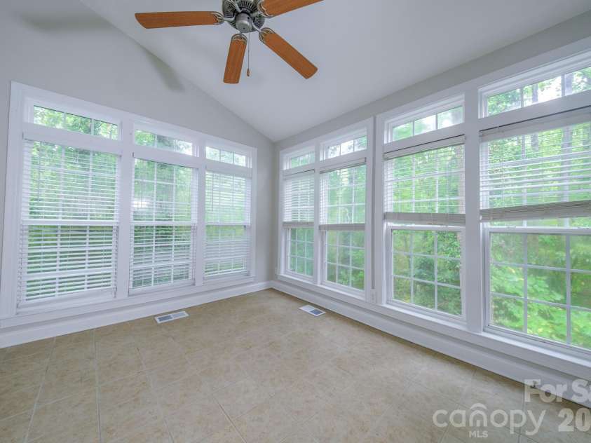 2420 Runnymede Lane, Charlotte, NC 28209.  MLS# CAR4428826, YatesRealty ID 53282. 