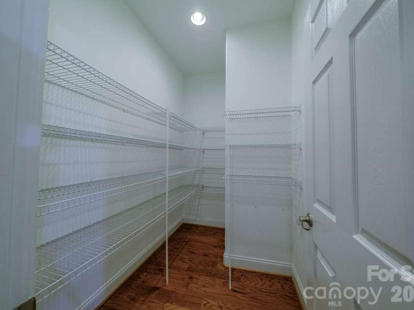 2420 Runnymede Lane, Charlotte, NC 28209.  MLS# CAR4428826, YatesRealty ID 53282. 