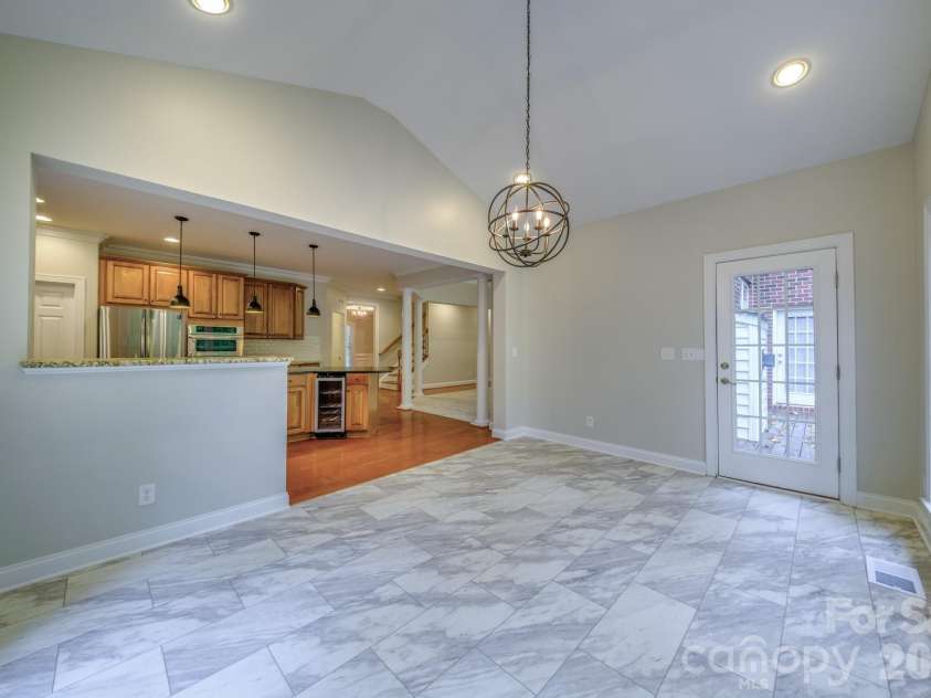 2420 Runnymede Lane, Charlotte, NC 28209.  MLS# CAR4428826, YatesRealty ID 53282. 