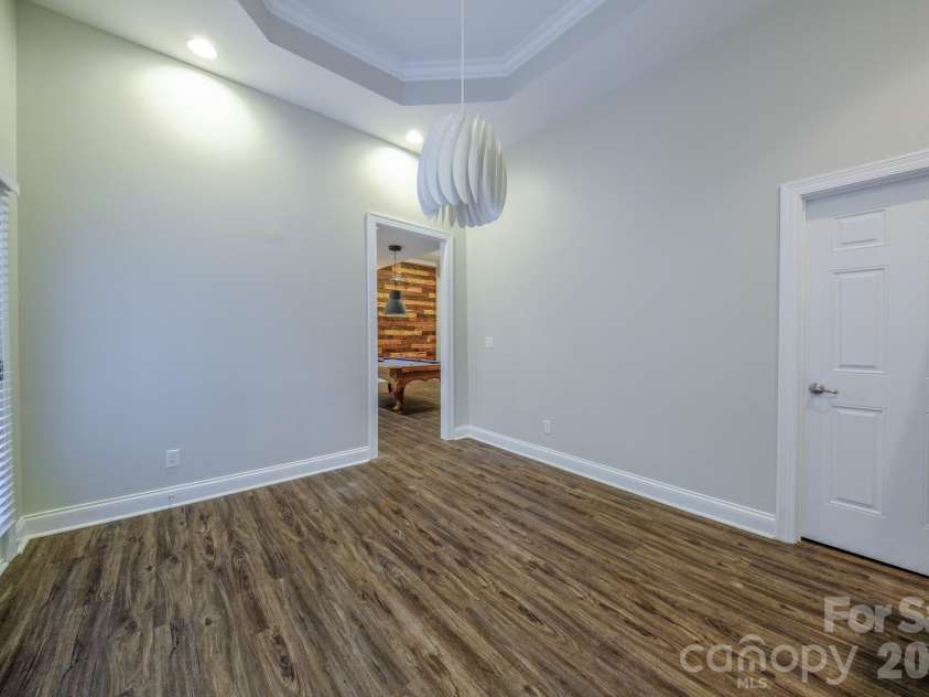 2420 Runnymede Lane, Charlotte, NC 28209.  MLS# CAR4428826, YatesRealty ID 53282. 