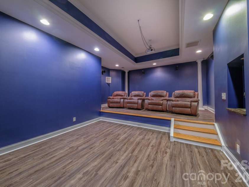 2420 Runnymede Lane, Charlotte, NC 28209.  MLS# CAR4428826, YatesRealty ID 53282. 