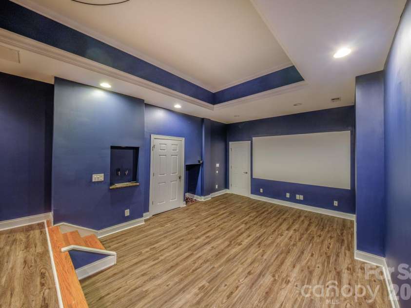 2420 Runnymede Lane, Charlotte, NC 28209.  MLS# CAR4428826, YatesRealty ID 53282. 