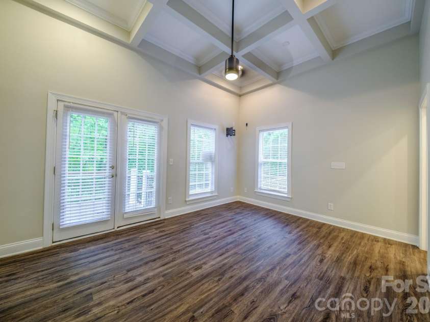 2420 Runnymede Lane, Charlotte, NC 28209.  MLS# CAR4428826, YatesRealty ID 53282. 