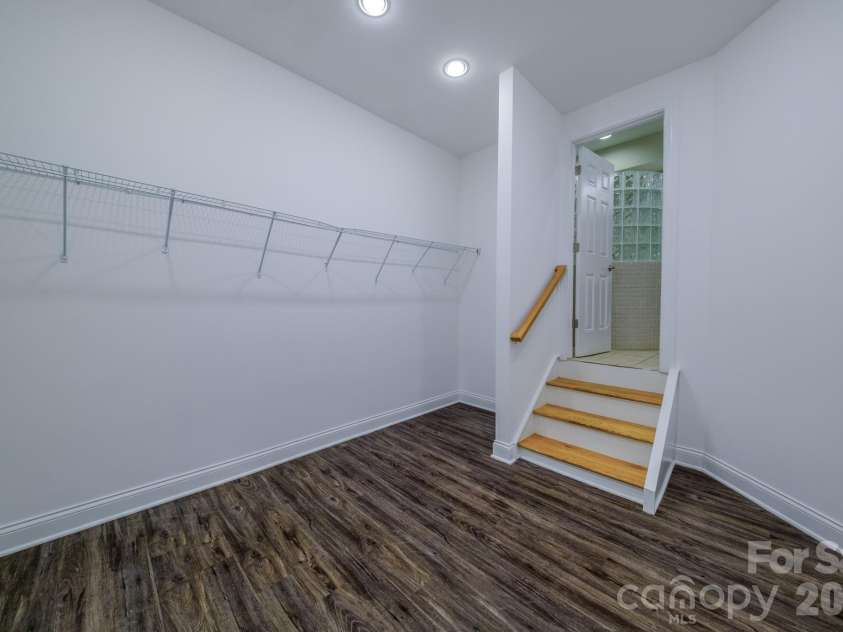 2420 Runnymede Lane, Charlotte, NC 28209.  MLS# CAR4428826, YatesRealty ID 53282. 