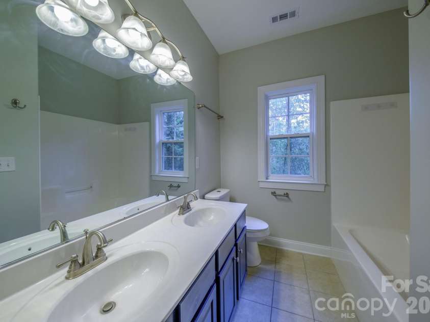 2420 Runnymede Lane, Charlotte, NC 28209.  MLS# CAR4428826, YatesRealty ID 53282. 