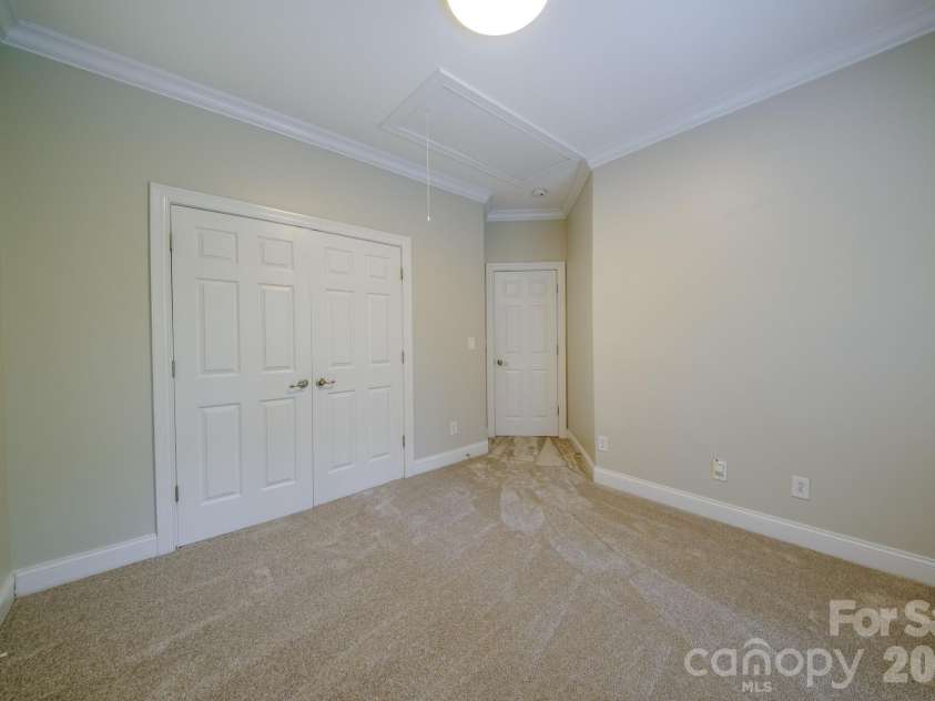 2420 Runnymede Lane, Charlotte, NC 28209.  MLS# CAR4428826, YatesRealty ID 53282. 