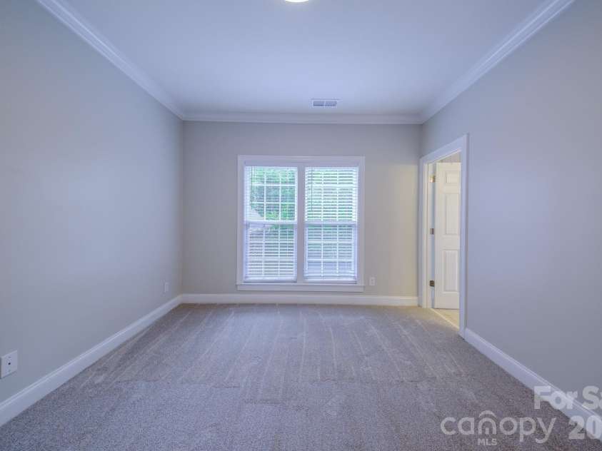 2420 Runnymede Lane, Charlotte, NC 28209.  MLS# CAR4428826, YatesRealty ID 53282. 