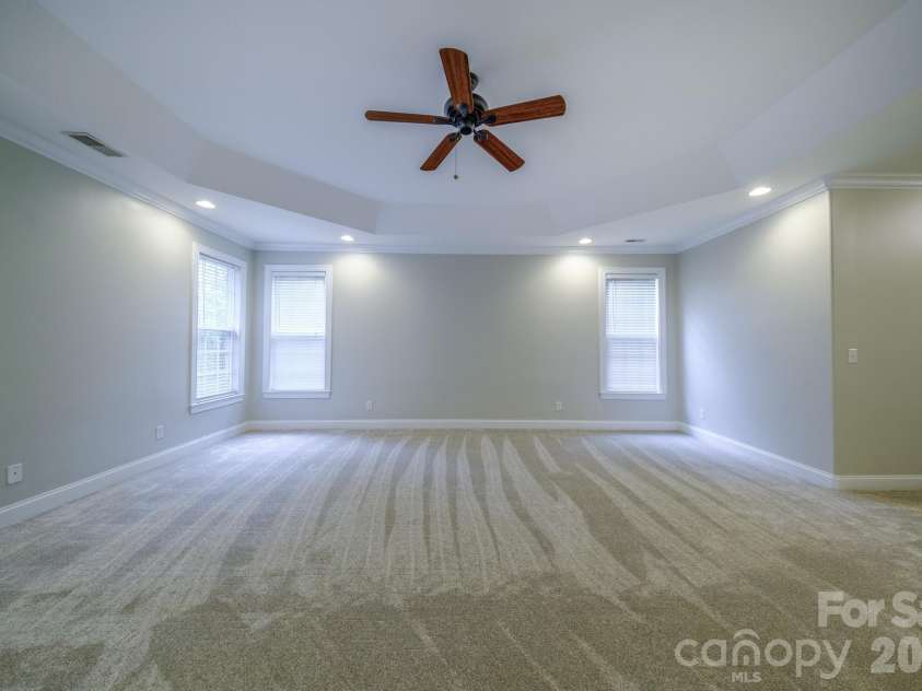 2420 Runnymede Lane, Charlotte, NC 28209.  MLS# CAR4428826, YatesRealty ID 53282. 