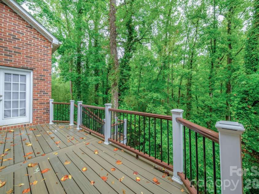 2420 Runnymede Lane, Charlotte, NC 28209.  MLS# CAR4428826, YatesRealty ID 53282. 