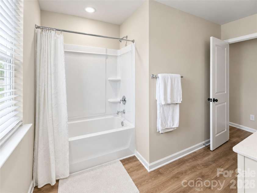 8913 Sawyer Run Court, Charlotte, NC 28215.  MLS# CAR4428253, YatesRealty ID 53283. 