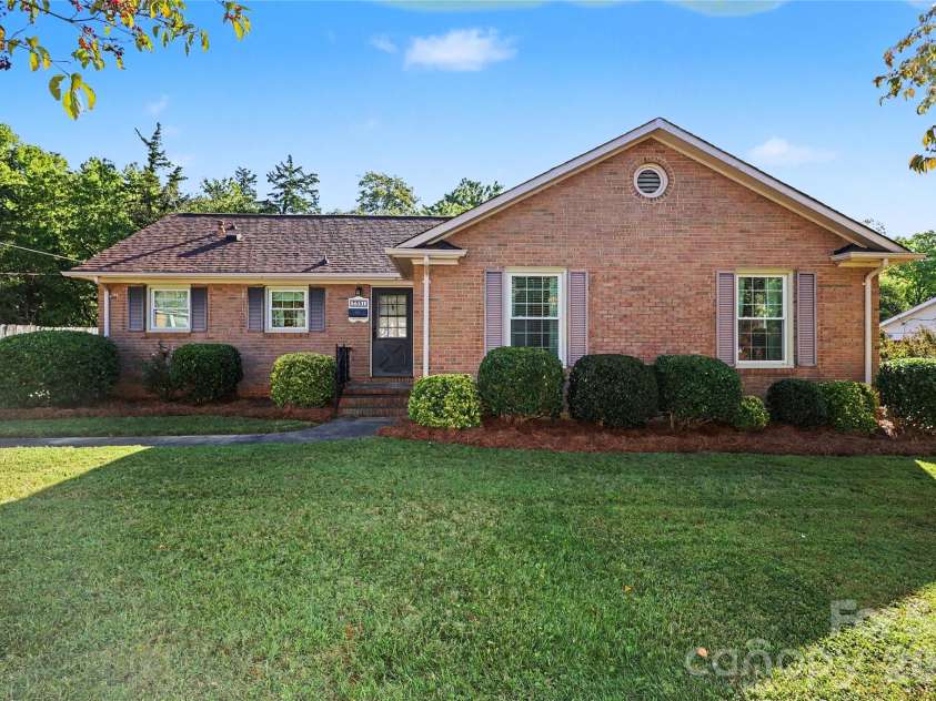 7331 Briardale Drive, Charlotte, NC 28212.  MLS# CAR4427666, YatesRealty ID 53284. 