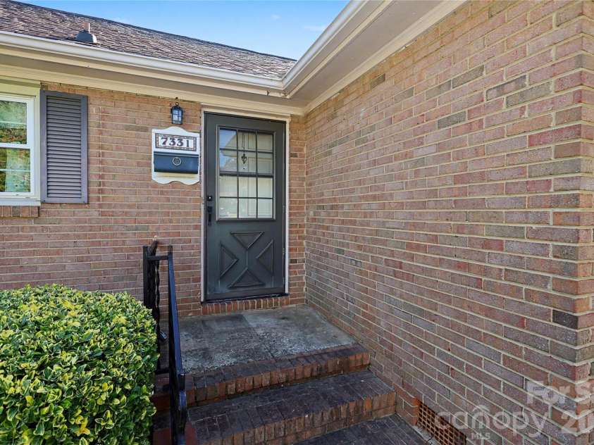 7331 Briardale Drive, Charlotte, NC 28212.  MLS# CAR4427666, YatesRealty ID 53284. 