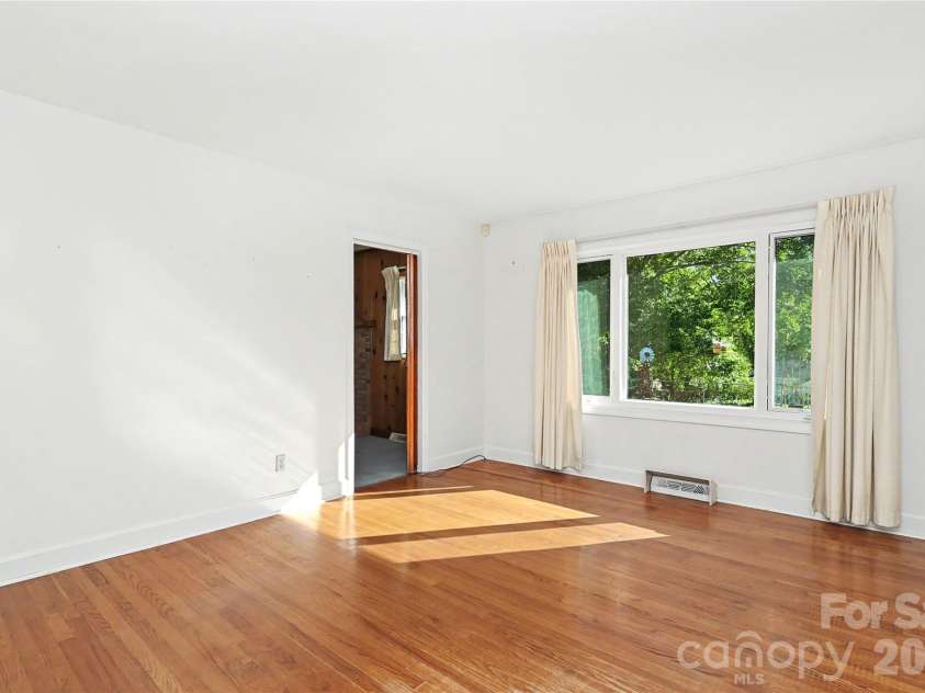 7331 Briardale Drive, Charlotte, NC 28212.  MLS# CAR4427666, YatesRealty ID 53284. 