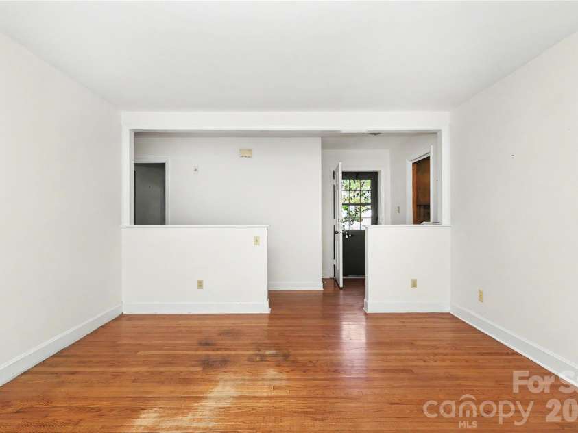 7331 Briardale Drive, Charlotte, NC 28212.  MLS# CAR4427666, YatesRealty ID 53284. 