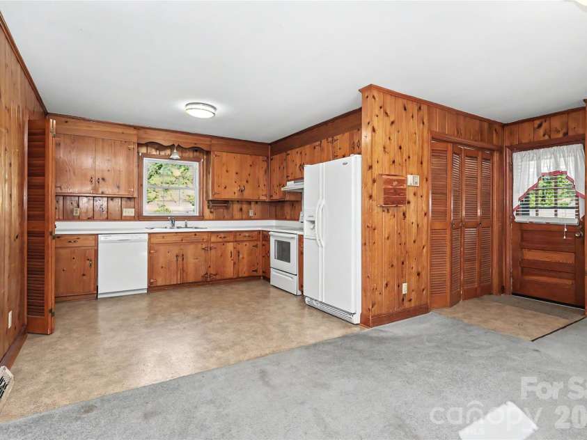7331 Briardale Drive, Charlotte, NC 28212.  MLS# CAR4427666, YatesRealty ID 53284. 