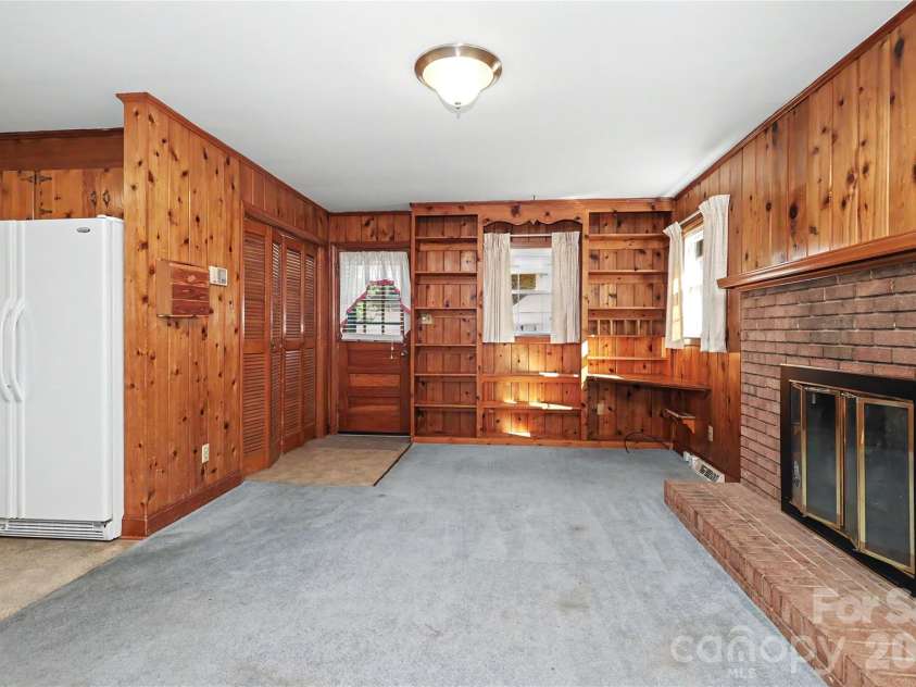 7331 Briardale Drive, Charlotte, NC 28212.  MLS# CAR4427666, YatesRealty ID 53284. 