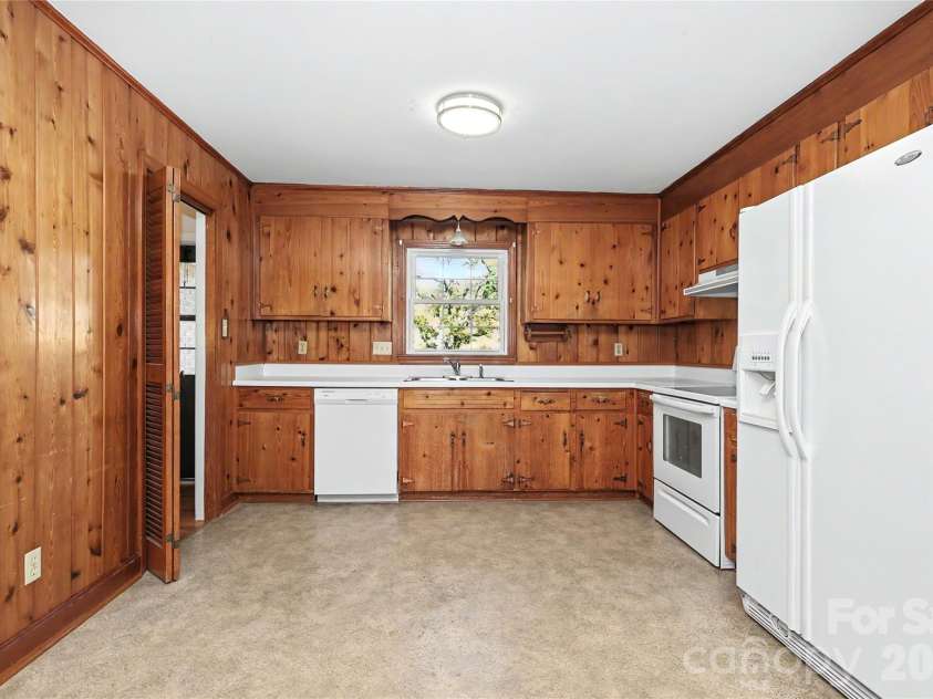 7331 Briardale Drive, Charlotte, NC 28212.  MLS# CAR4427666, YatesRealty ID 53284. 