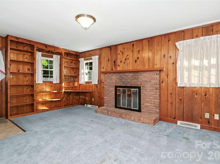 7331 Briardale Drive, Charlotte, NC 28212.  MLS# CAR4427666, YatesRealty ID 53284. 